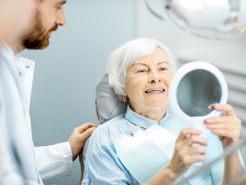 tipos de implante dentário critérios