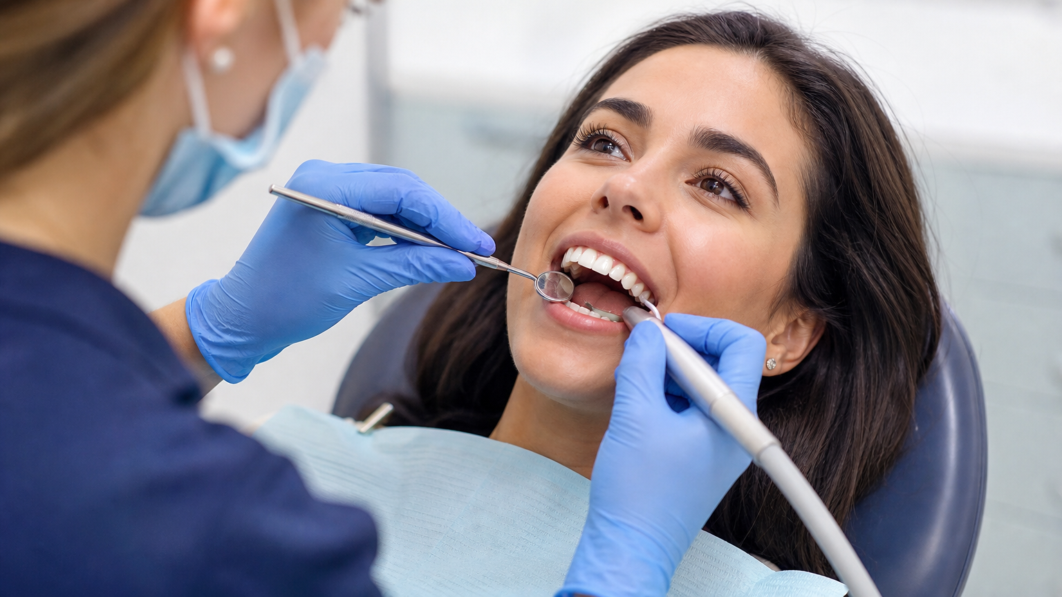 como fazer limpeza profunda nos dentes